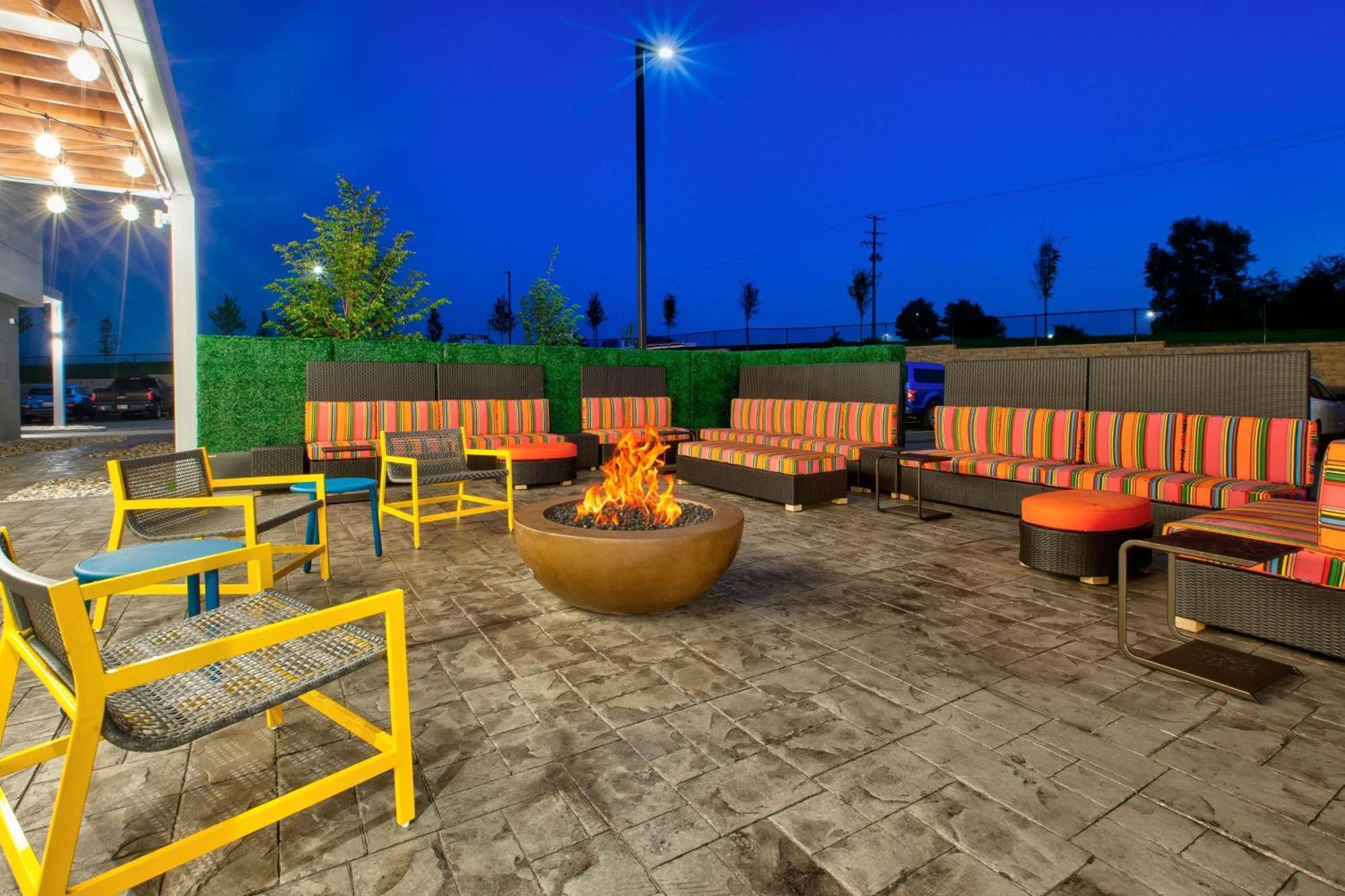 Home2 Suites By Hilton Grand Rapids South Byron Center Eksteriør bilde